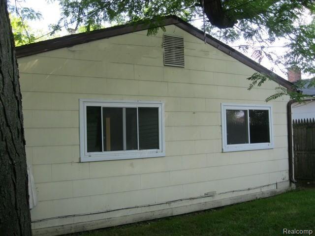 14462 Toepfer Road Warren, MI 48089 - Photo 21 of 22 264-006849 BACK.jpg