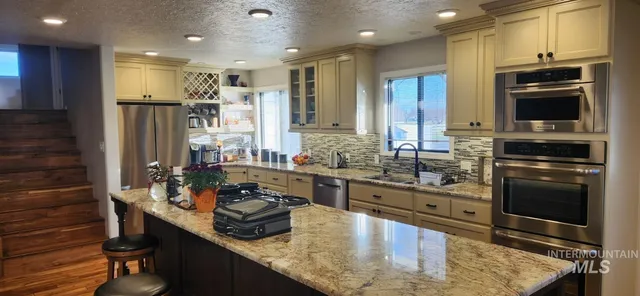 $750,000 | 1027 Clear Creek Drive, Buhl, ID 83316