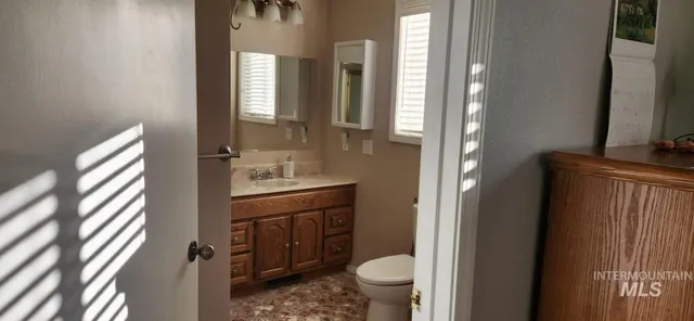 $750,000 | 1027 Clear Creek Drive, Buhl, ID 83316