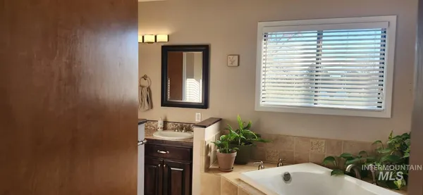 $734,000 | 1027 Clear Creek Drive, Buhl, ID 83316