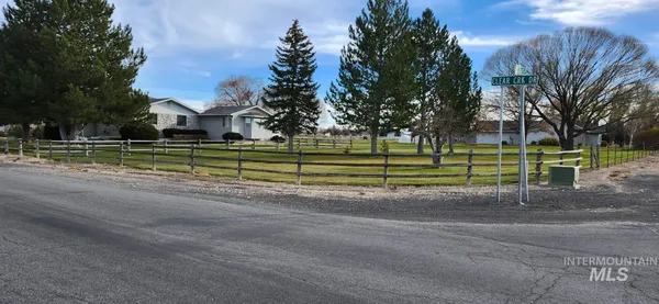 $734,000 | 1027 Clear Creek Drive, Buhl, ID 83316