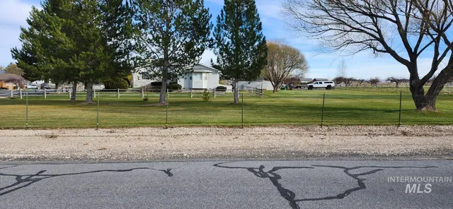 $750,000 | 1027 Clear Creek Drive, Buhl, ID 83316