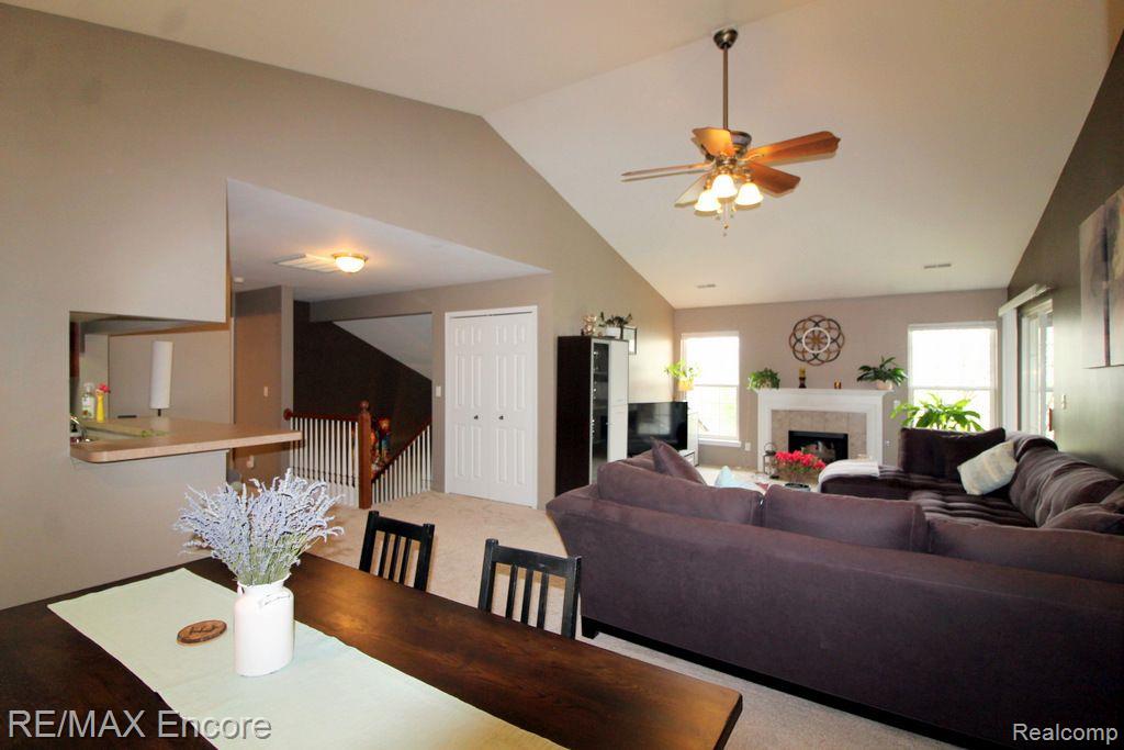 3464 Tremonte Circle Rochester, MI 48306 - Photo 6 of 21 Vaulted ceilings