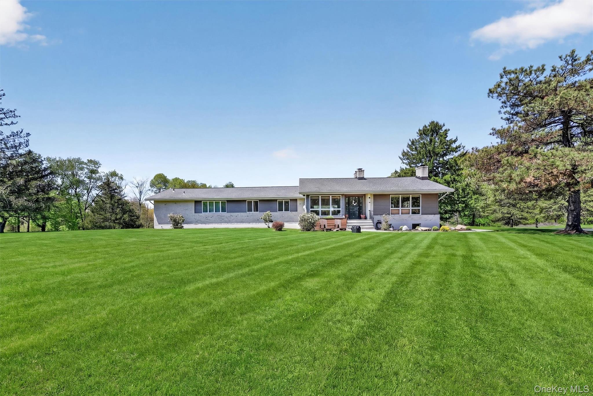 14 Ball Road Warwick, NY 10990 - Photo 5 of 37 a view of a house with a big yard