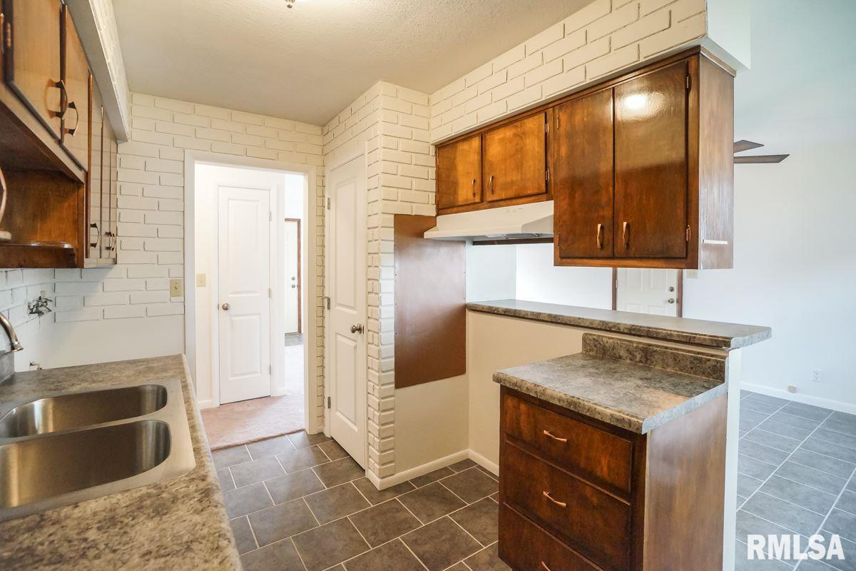 302 East Bittersweet Road Washington, IL 61571 - Photo 14 of 36 Gallery Image 14