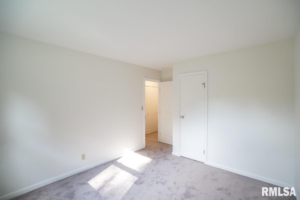 302 East Bittersweet Road Washington, IL 61571 - Photo 21 of 36 Gallery Image 21