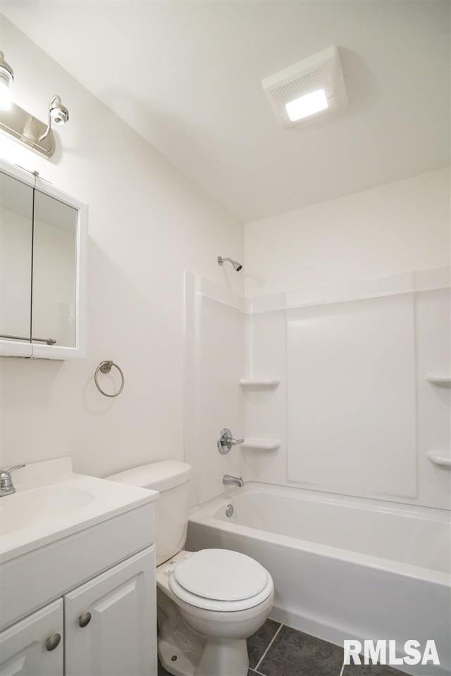 302 East Bittersweet Road Washington, IL 61571 - Photo 24 of 36 Gallery Image 24