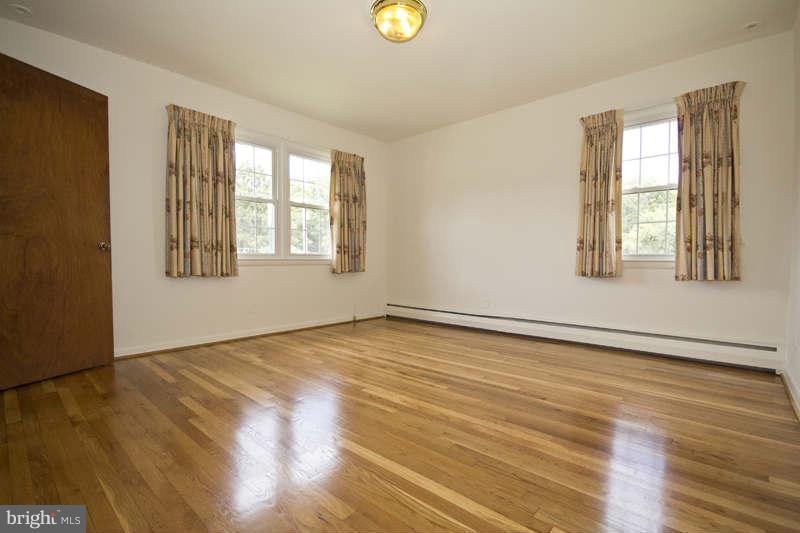 703 Squires Road Baltimore, MD 21286 - Photo 11 of 29 Bedroom (Master)