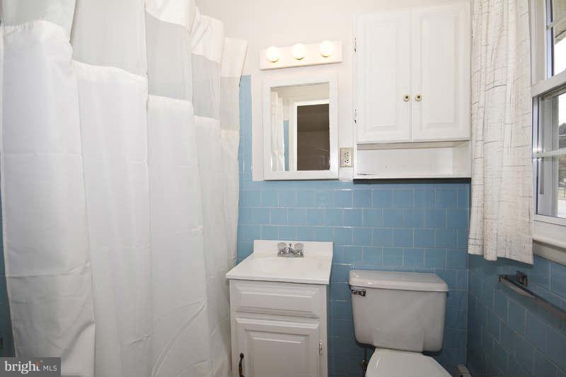703 Squires Road Baltimore, MD 21286 - Photo 13 of 29 Bath (Master)
