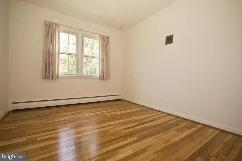 703 Squires Road Baltimore, MD 21286 - Photo 14 of 29 Bedroom