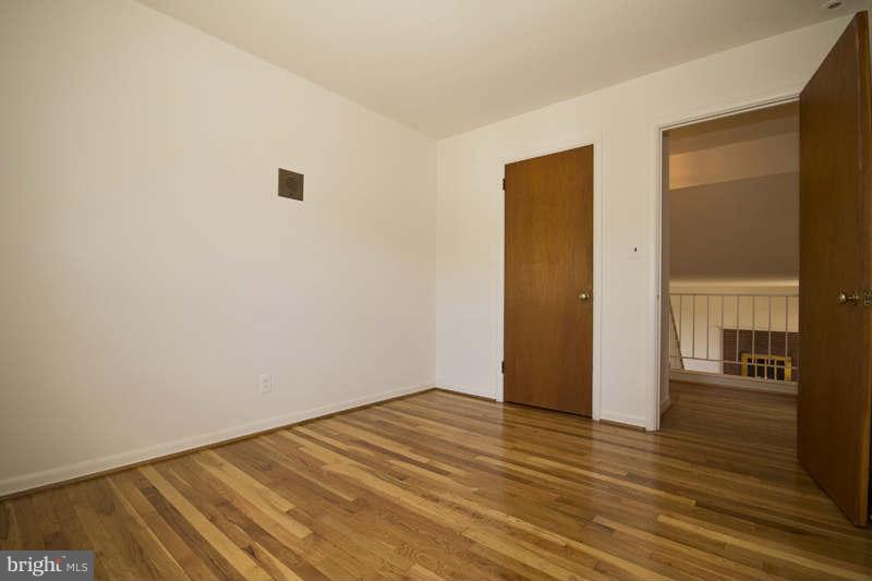 703 Squires Road Baltimore, MD 21286 - Photo 15 of 29 Bedroom