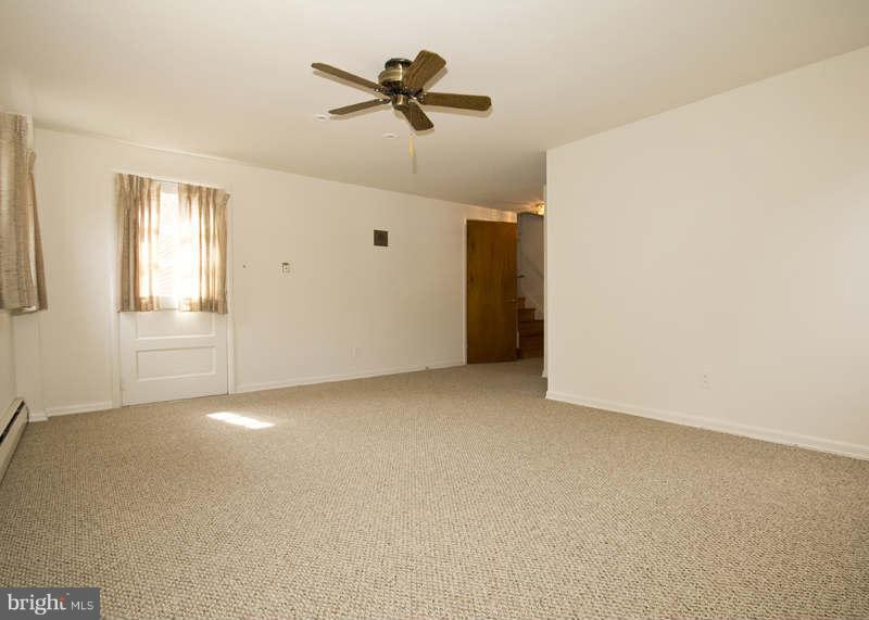 703 Squires Road Baltimore, MD 21286 - Photo 21 of 29 Family Room