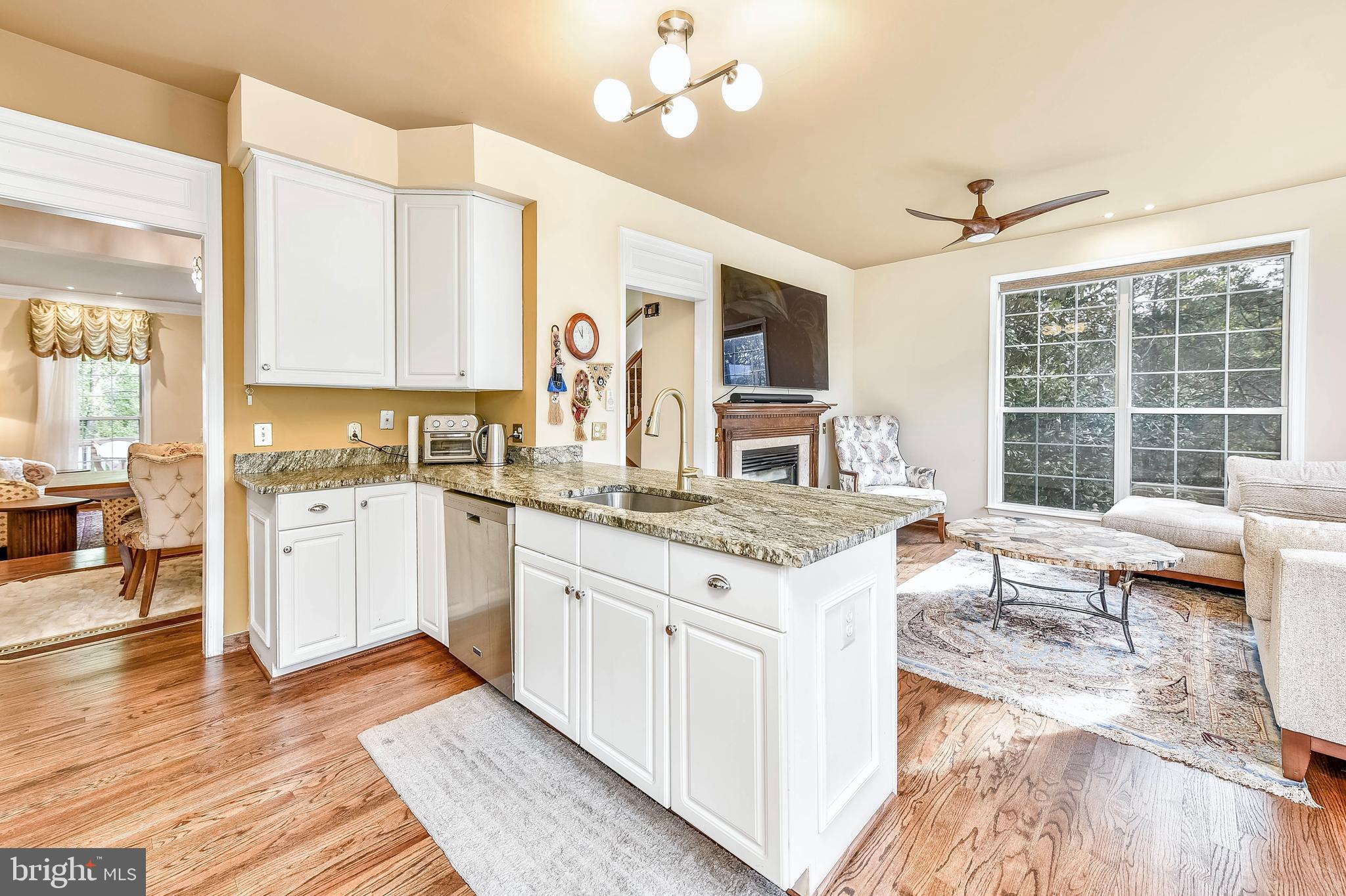 20870 Trinity Square Sterling, VA 20165 - Photo 10 of 36 UPDATED KITCHEN WITH LEATHERED GRANITE