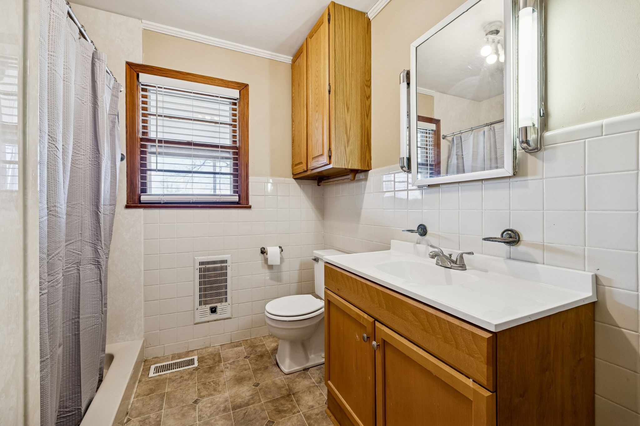 155 West Piney Road Dickson, TN 37055 - Photo 20 of 45 a bathroom with a sink toilet and mirror