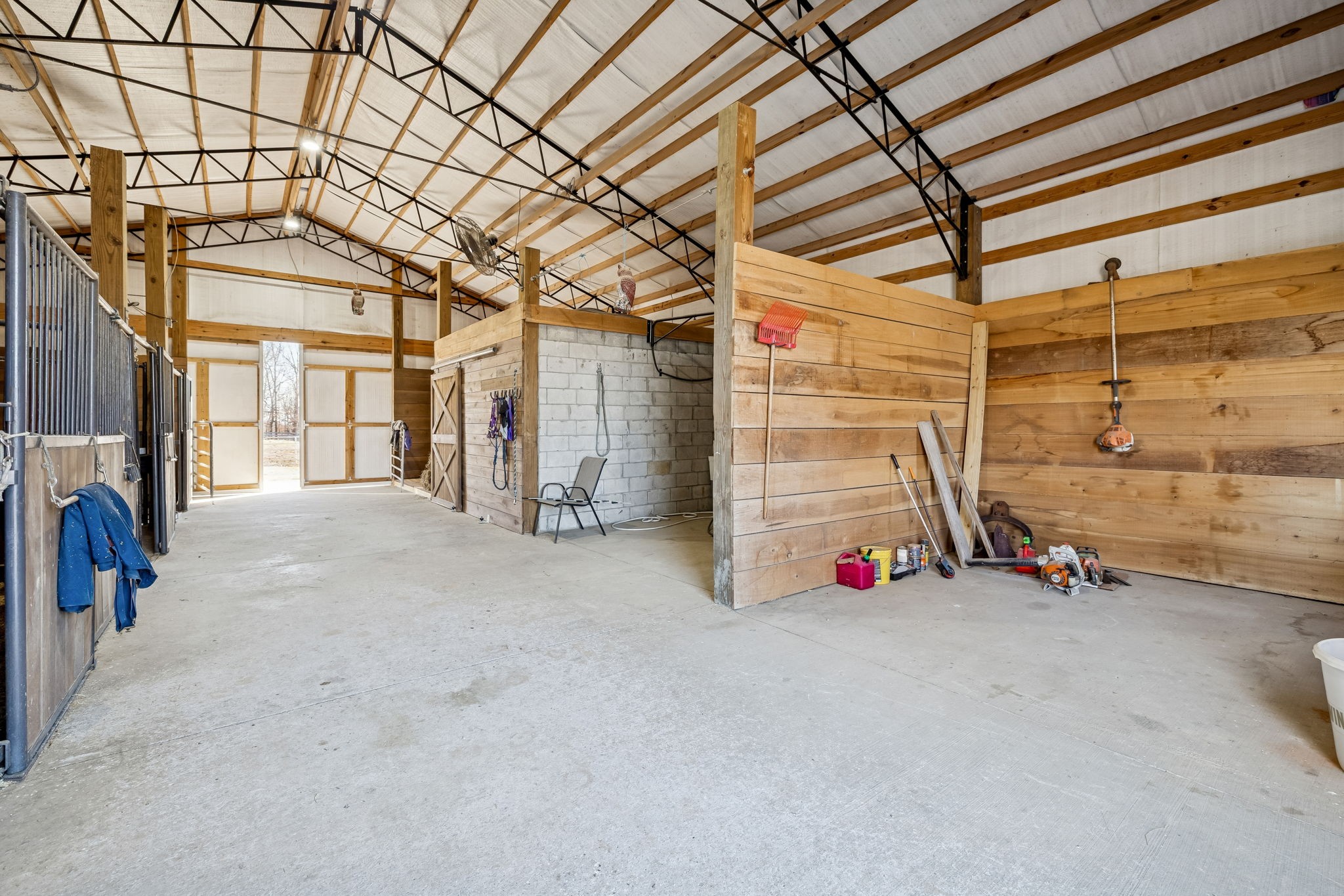 155 West Piney Road Dickson, TN 37055 - Photo 33 of 45 a view of empty room with air conditioner and windows