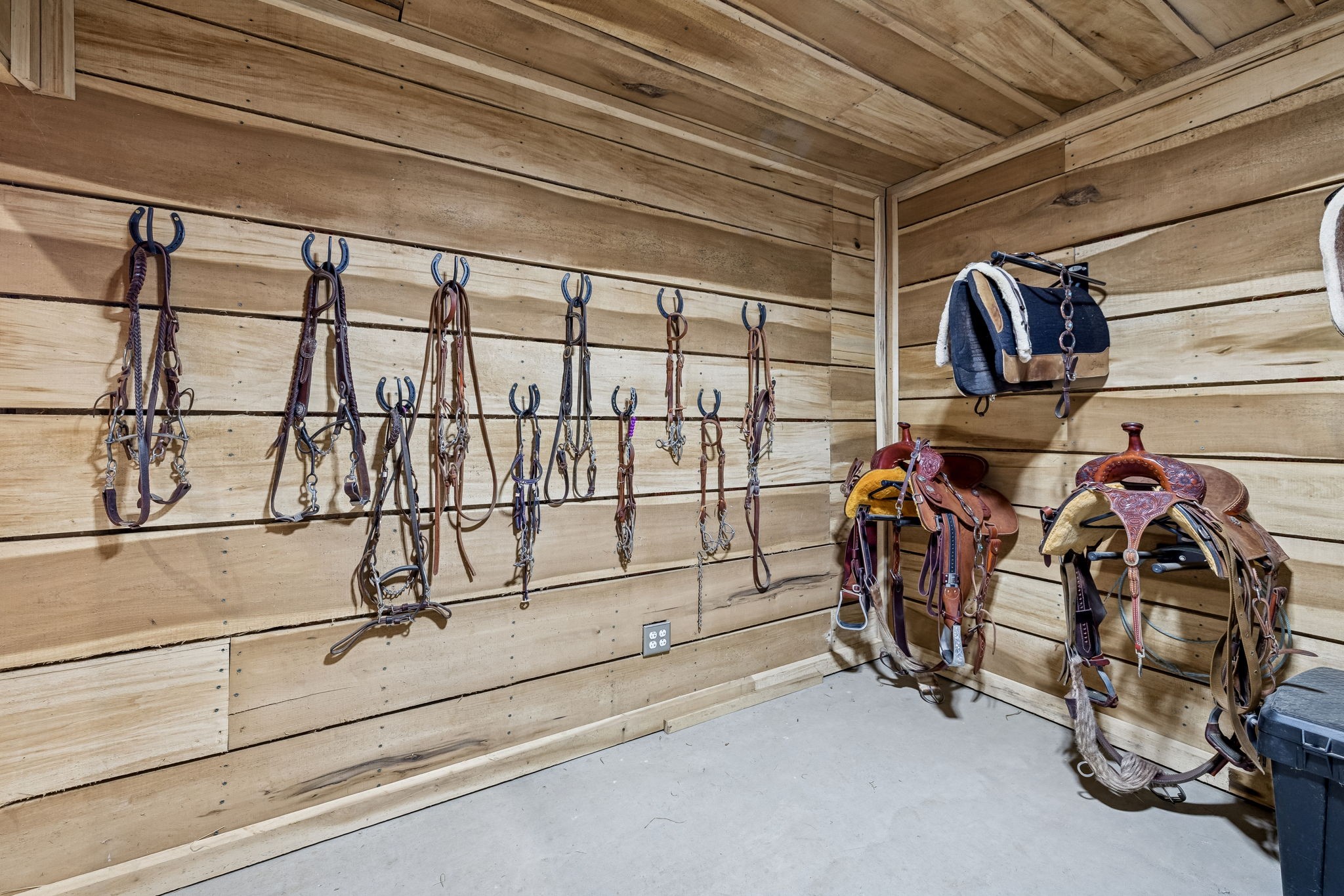 155 West Piney Road Dickson, TN 37055 - Photo 38 of 45 a view of a room with gym equipment
