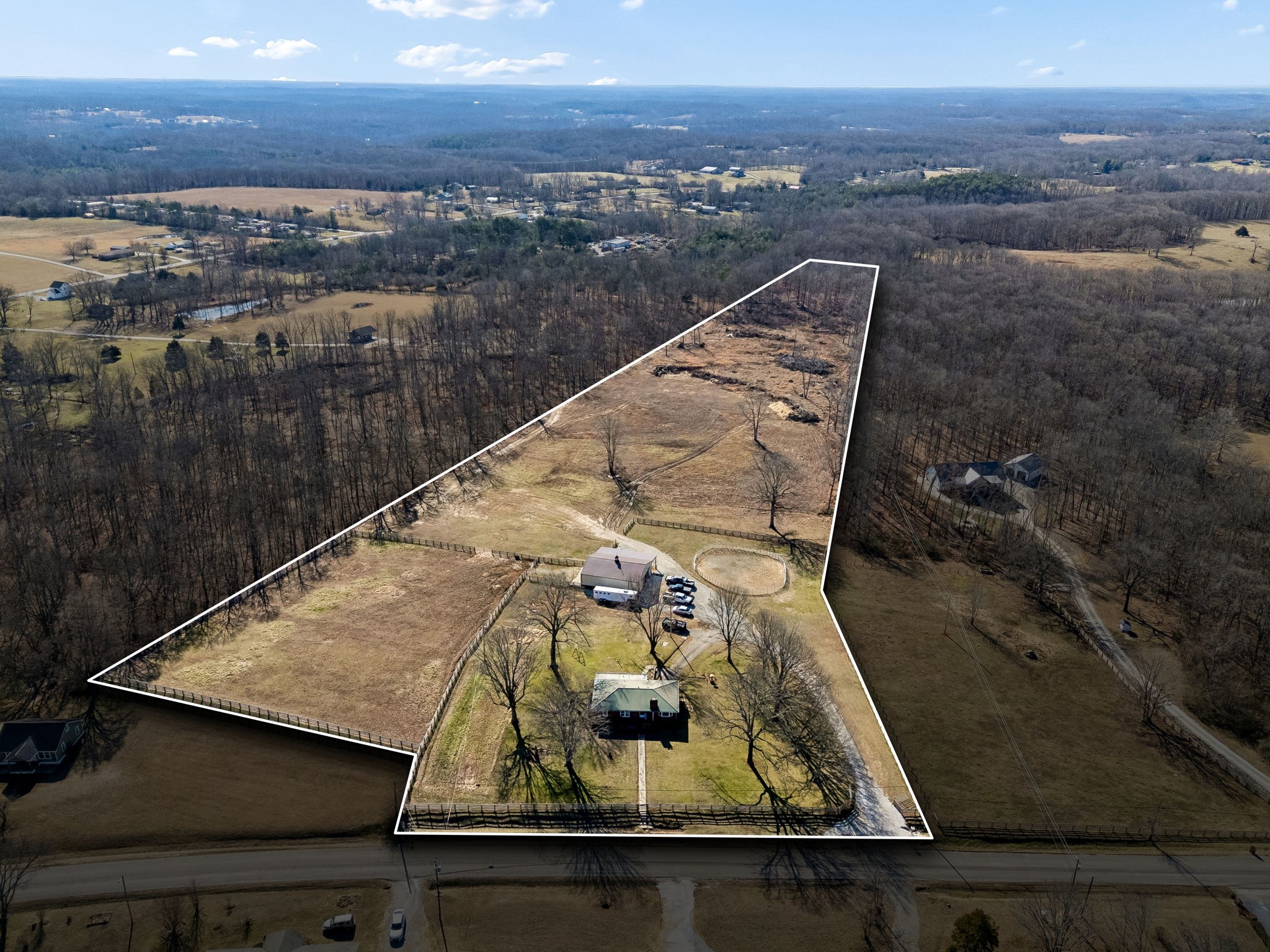 155 West Piney Road Dickson, TN 37055 - Photo 4 of 45 a view of a balcony with an ocean view
