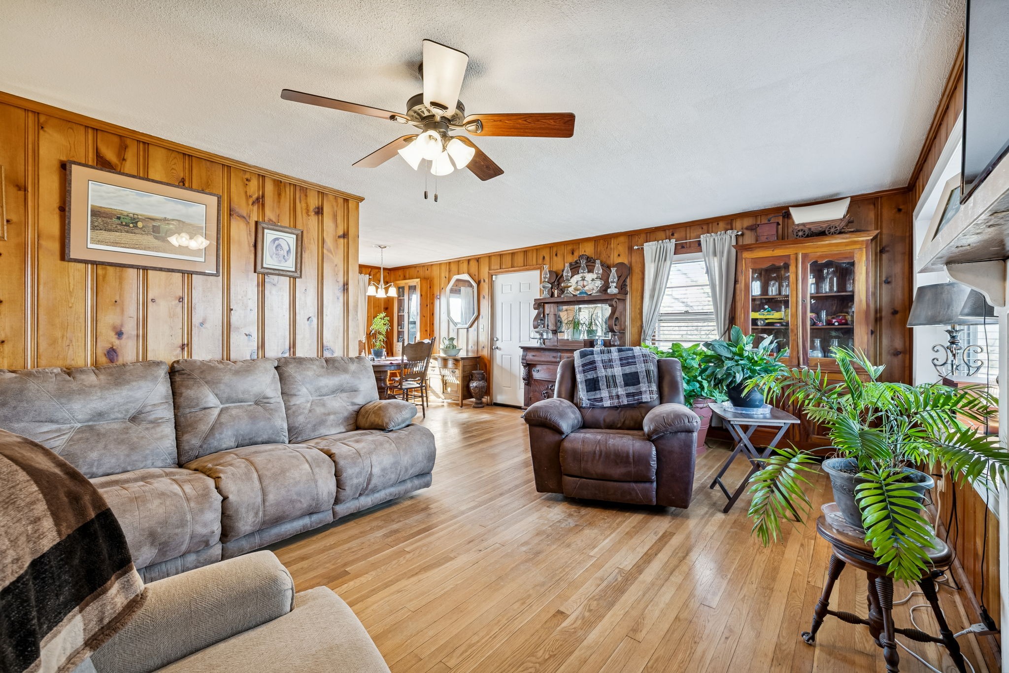 155 West Piney Road Dickson, TN 37055 - Photo 10 of 45 a living room with furniture and a large window