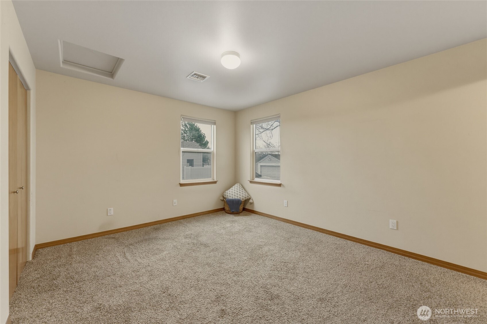 15 Southwest 13th Street College Place, WA 99324 - Photo 9 of 36 an empty room with windows
