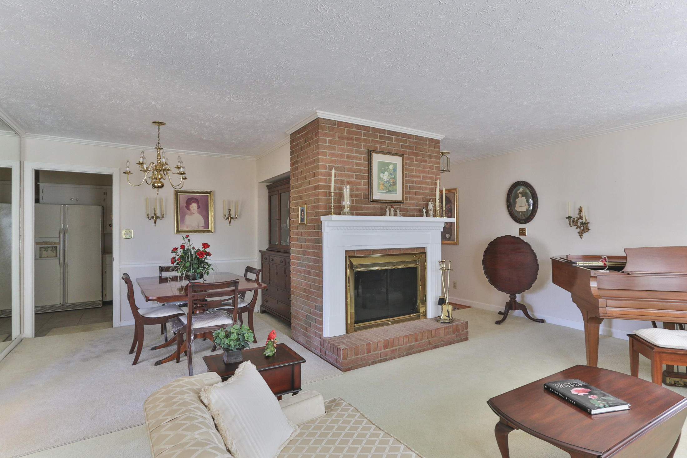 322 Curtis Drive Rockingham, NC 28379 - Photo 5 of 33 Formal Living