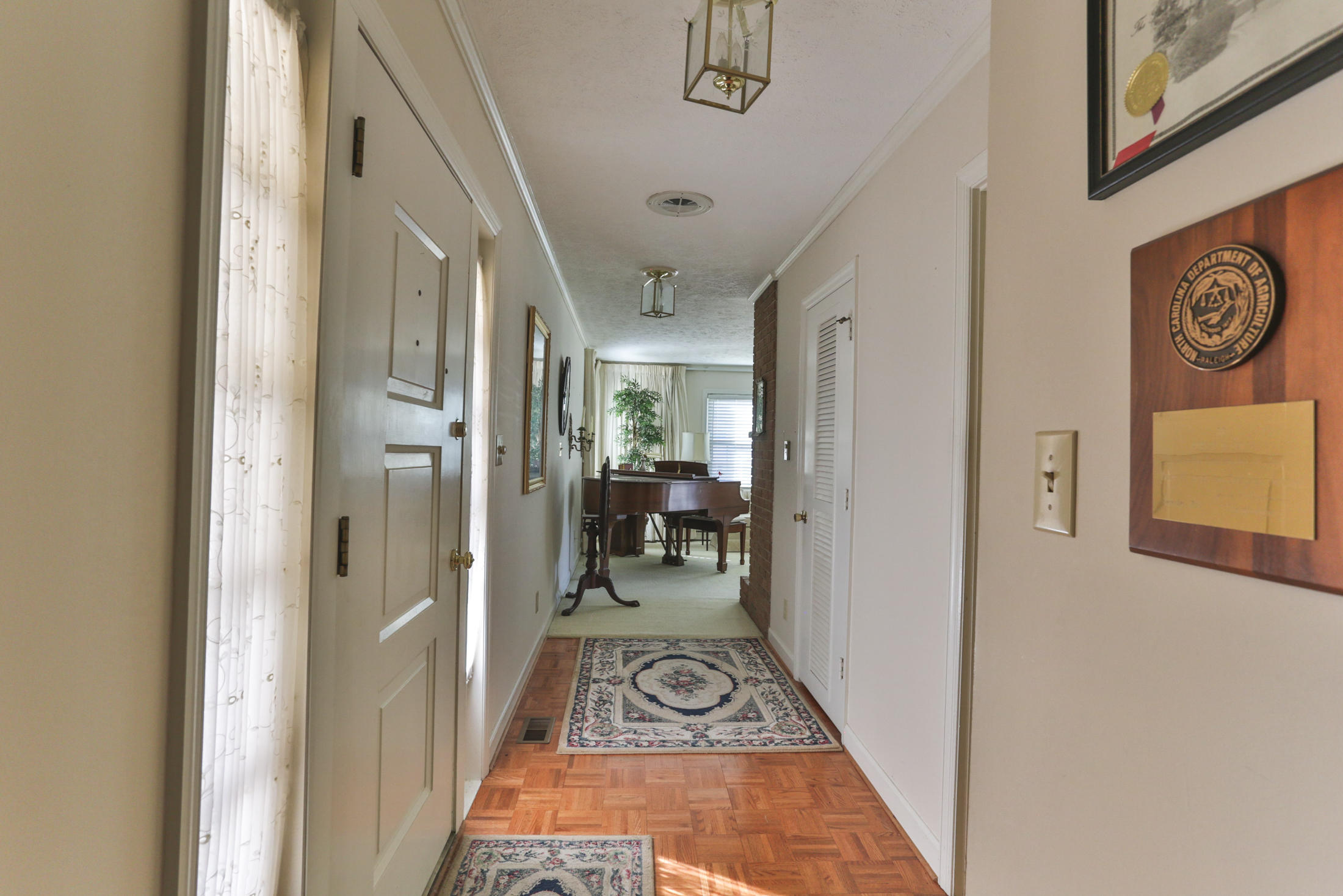 322 Curtis Drive Rockingham, NC 28379 - Photo 7 of 33 Foyer