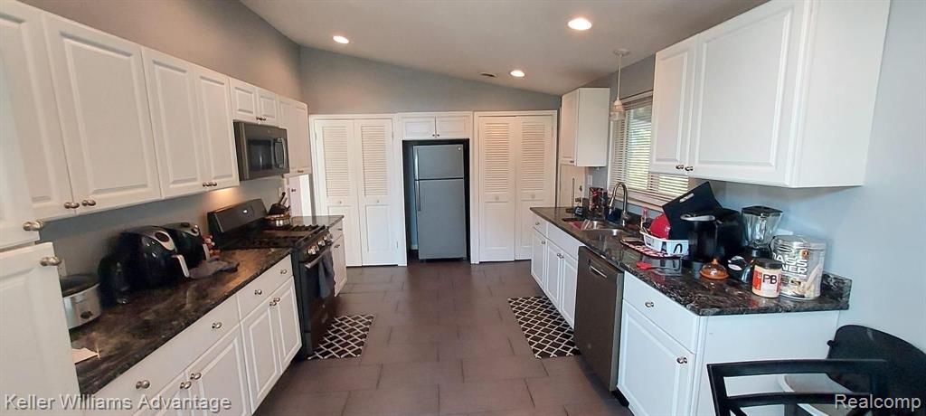 29545 Fairfax Street Southfield, MI 48076 - Photo 5 of 18