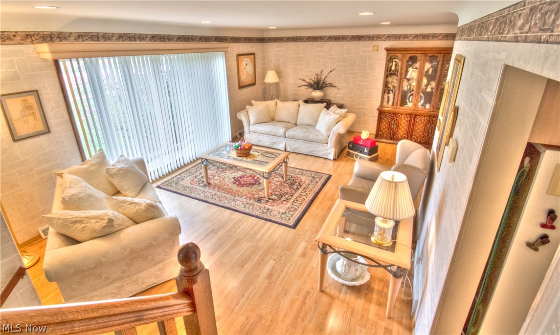 1978 Som Center Road Cleveland, OH 44124 - Photo 22 of 34 Gallery Image 22