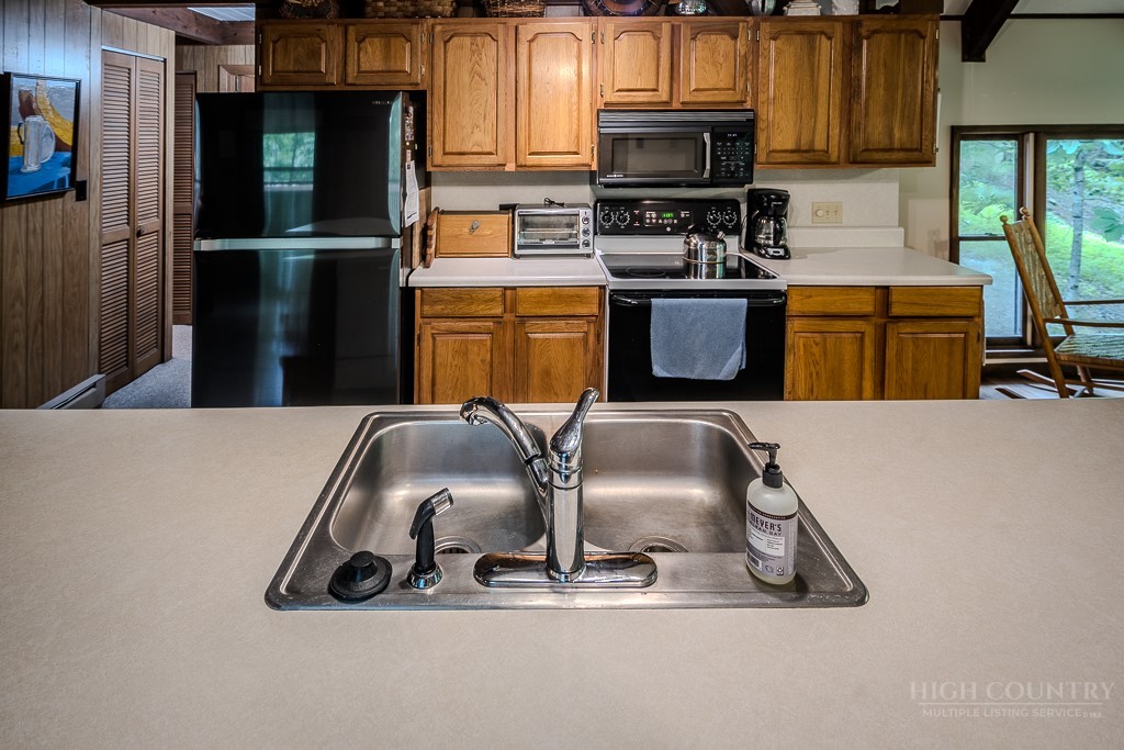 305 Charter Hills Road Beech Mountain, NC 28604 - Photo 15 of 38