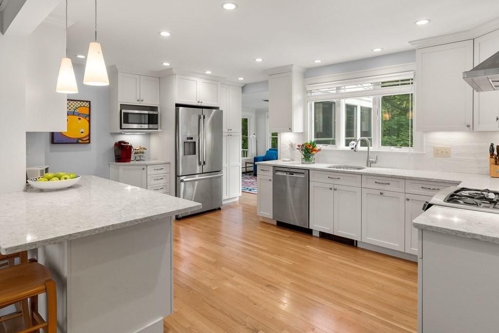 100 Clairemont Road Belmont, MA 02478 - Photo 10 of 29