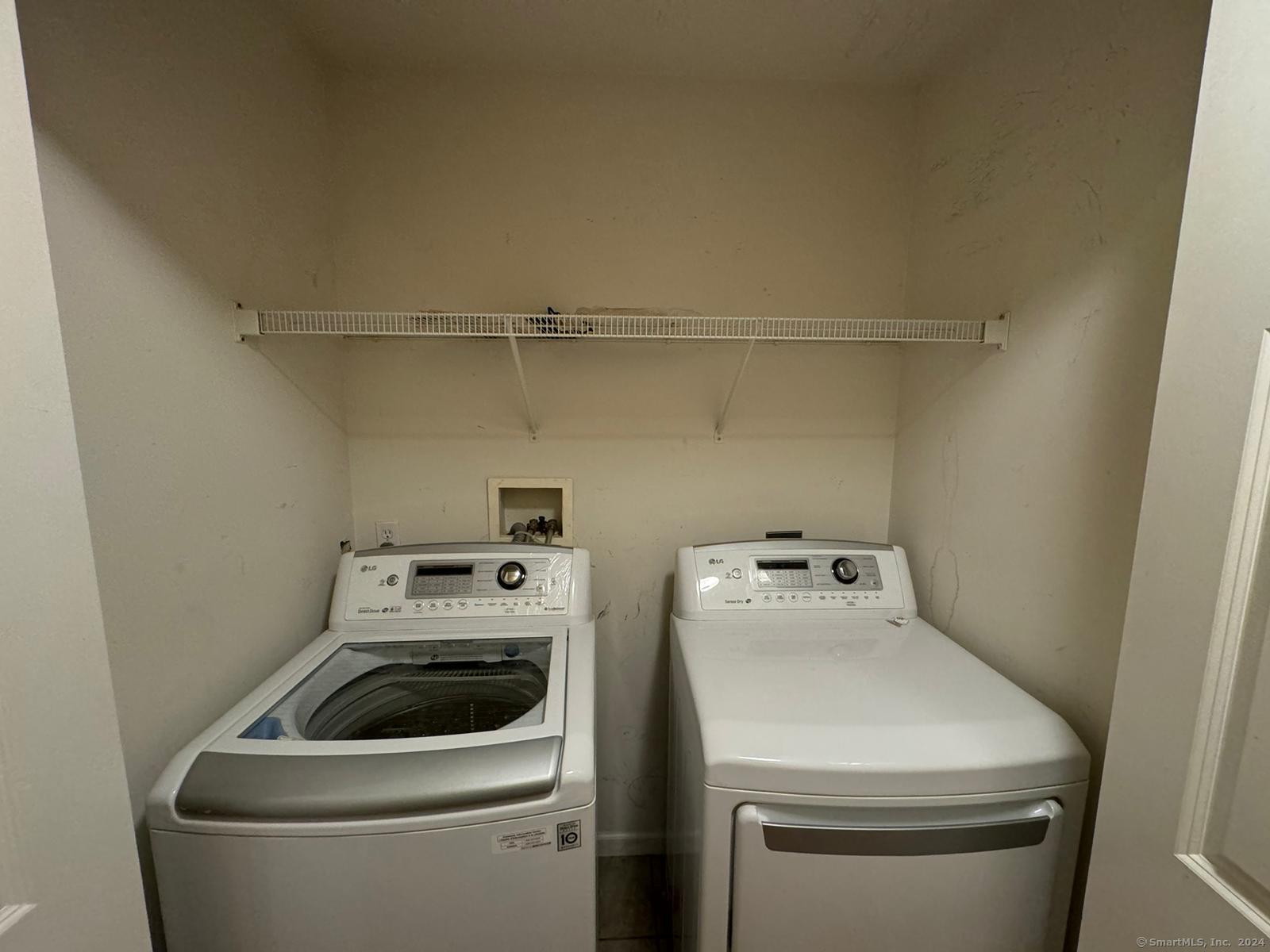 59 Gilbert Lane Branford, CT 06405 - Photo 39 of 40 a utility room with dryer and washer