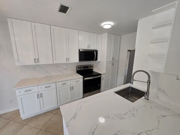 $2,950 | 4503 Northwest 6th Avenue, Deerfield Beach, FL 33064
