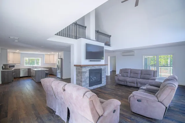 $1,299,000 | 36 Treasure Lane, Deer Isle, ME 04627