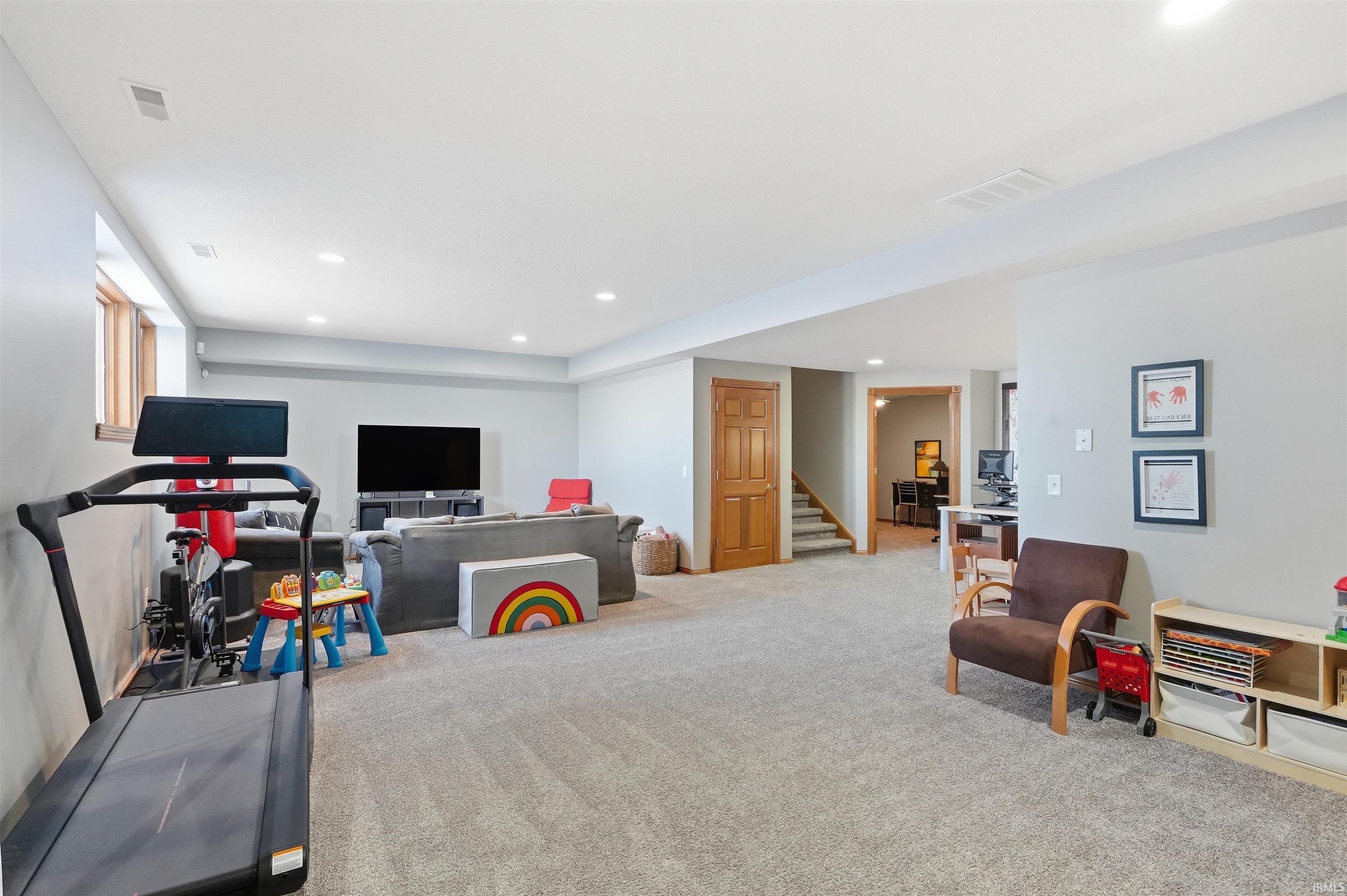 8517 Greyhawk Drive Fort Wayne, IN 46835 - Photo 6 of 36