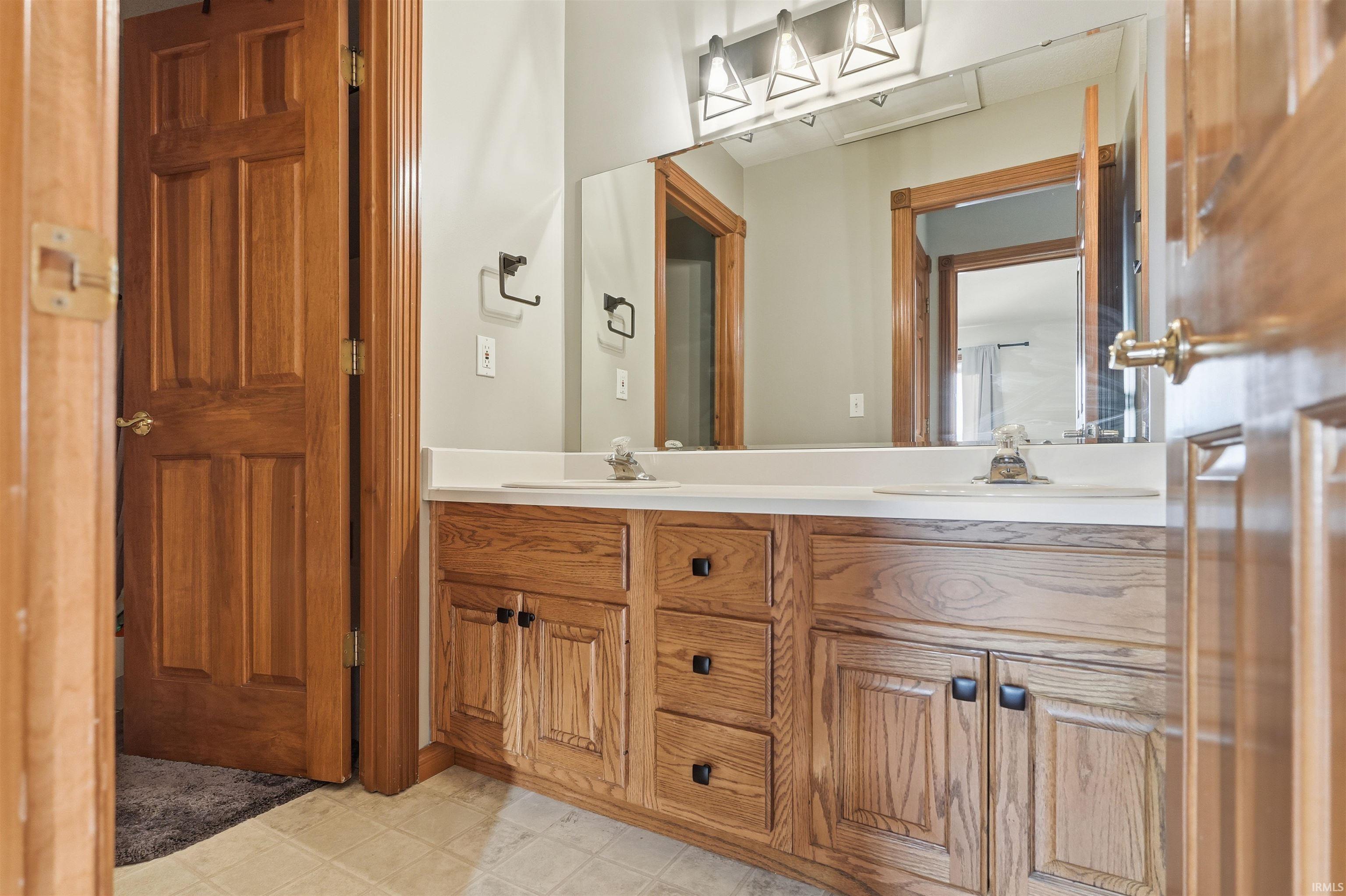 8517 Greyhawk Drive Fort Wayne, IN 46835 - Photo 10 of 36