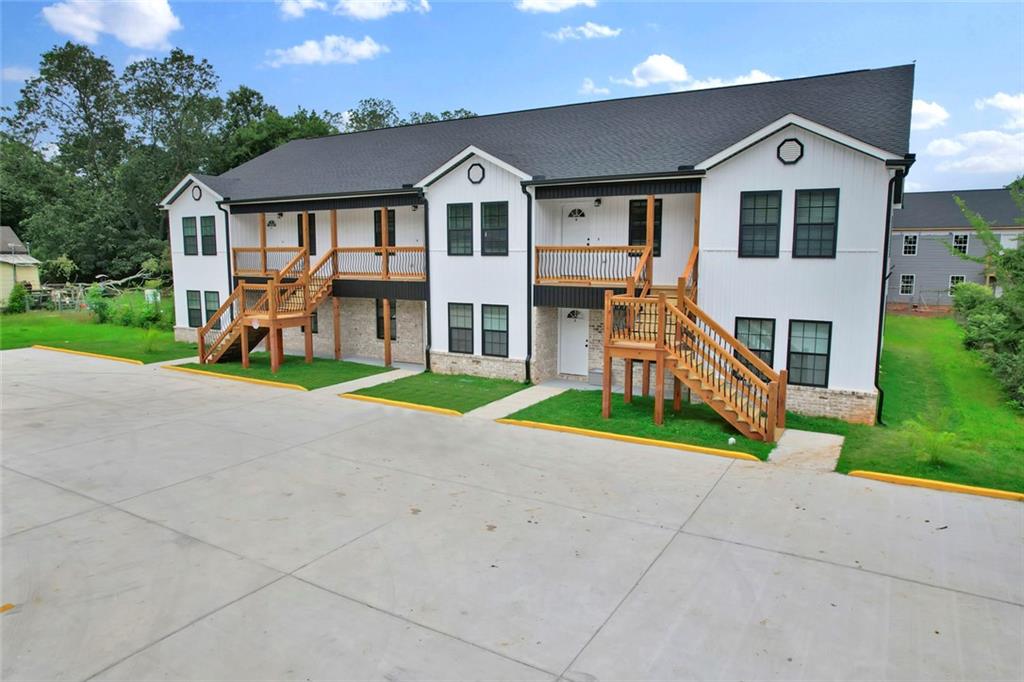 614 Elberta Street Fort Valley, GA 31030 - Photo 4 of 31 a view of outdoor space yard and front view of a house