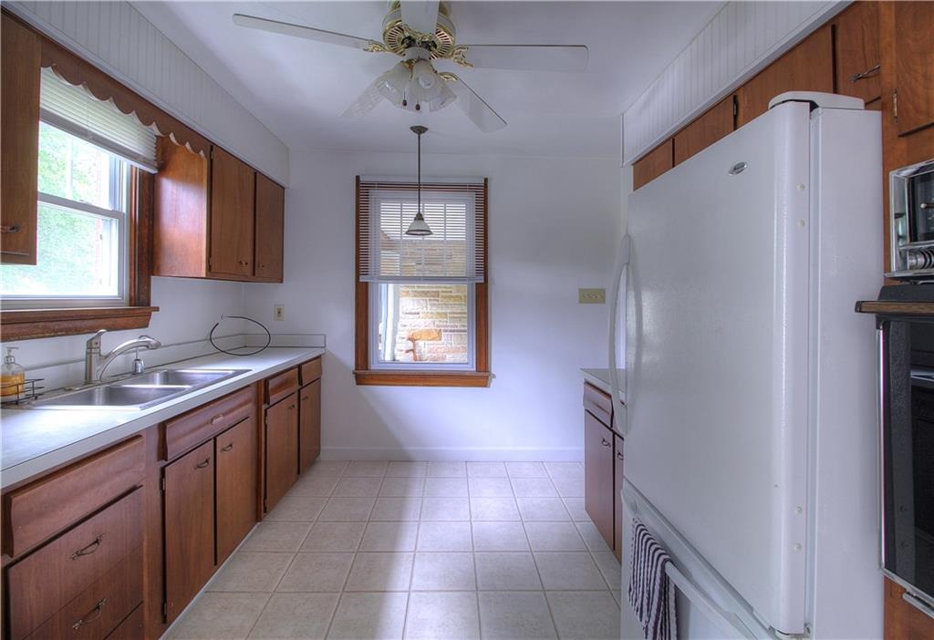 6414 Tuscarawas Road Midland, PA 15059 - Photo 18 of 24 KITCHEN
