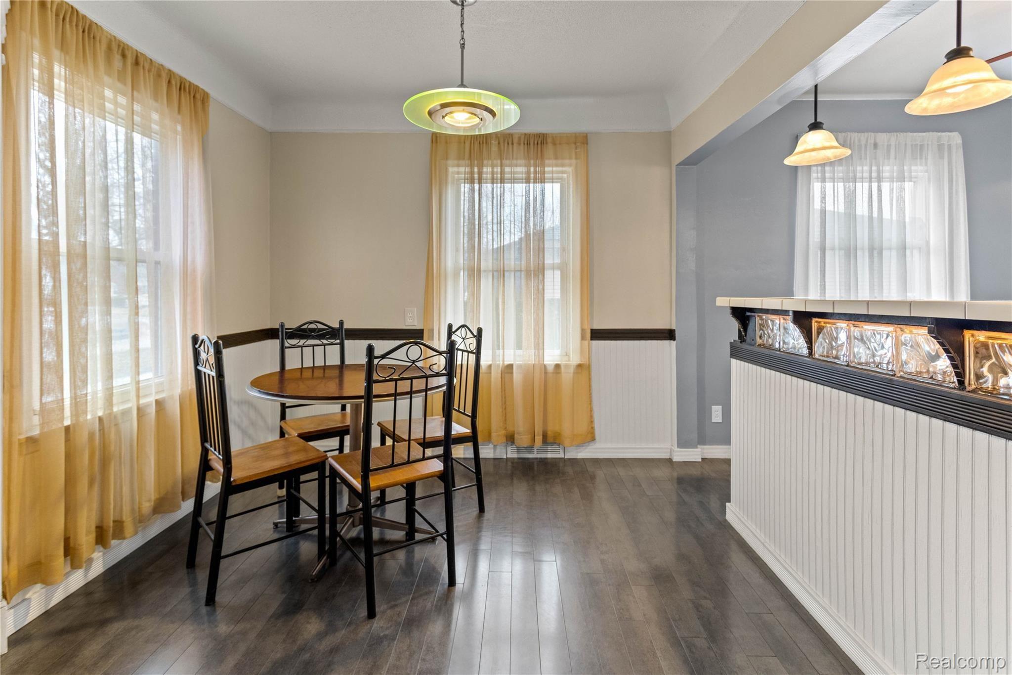 7588 Pelham Road Taylor, MI 48180 - Photo 8 of 27 11.jpg