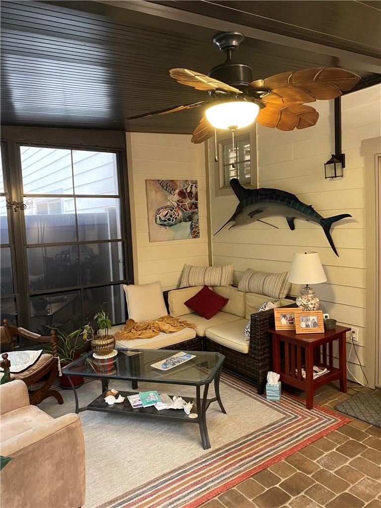 803 Reserve Lane St. Simons Island, GA 31522 - Photo 3 of 11 sunporch