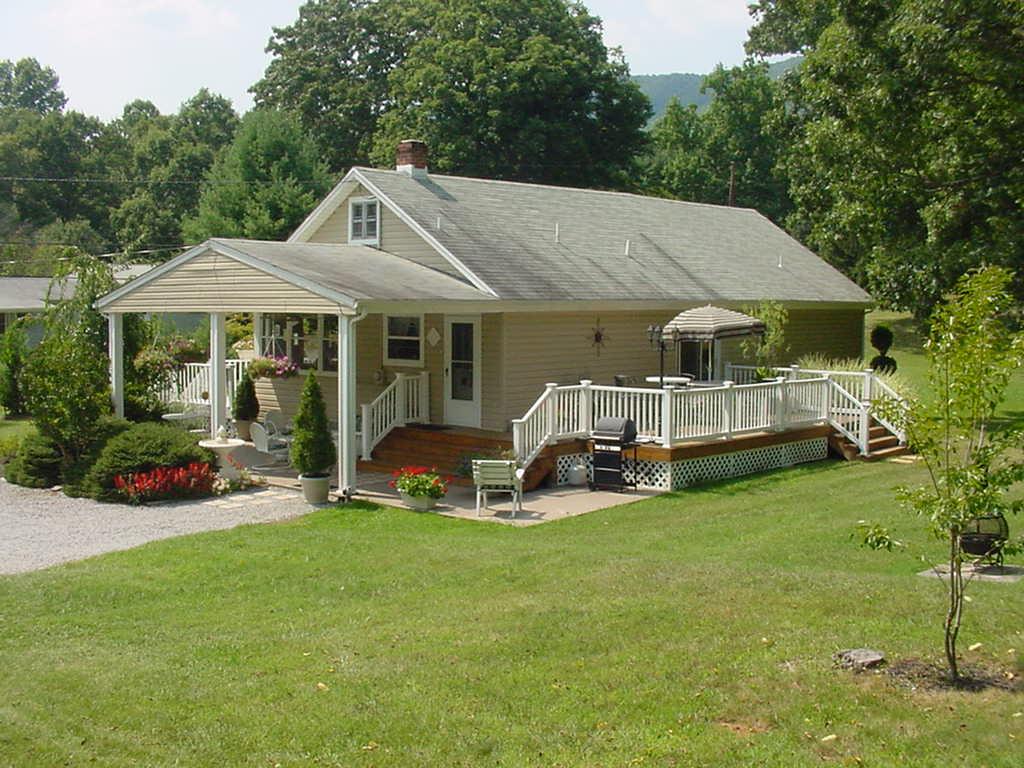 4989 Keffer Road Catawba, VA 24070 - Photo 2 of 7 BACK VIEW