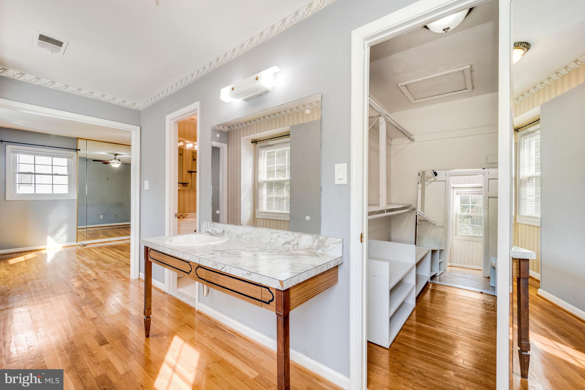 9110 Ivanhoe Road Fort Washington, MD 20744 - Photo 28 of 57 Bdrm 1 w/ ensuite bthrm, walk-in closets