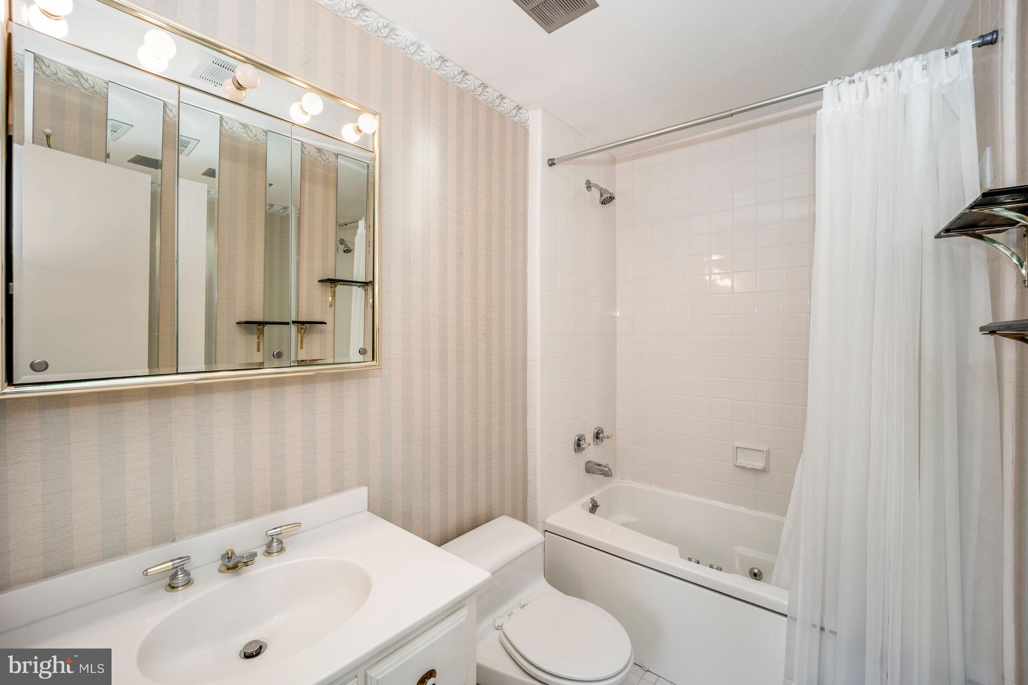 9110 Ivanhoe Road Fort Washington, MD 20744 - Photo 29 of 57 Full Bthrm 1, in Bdrm 1