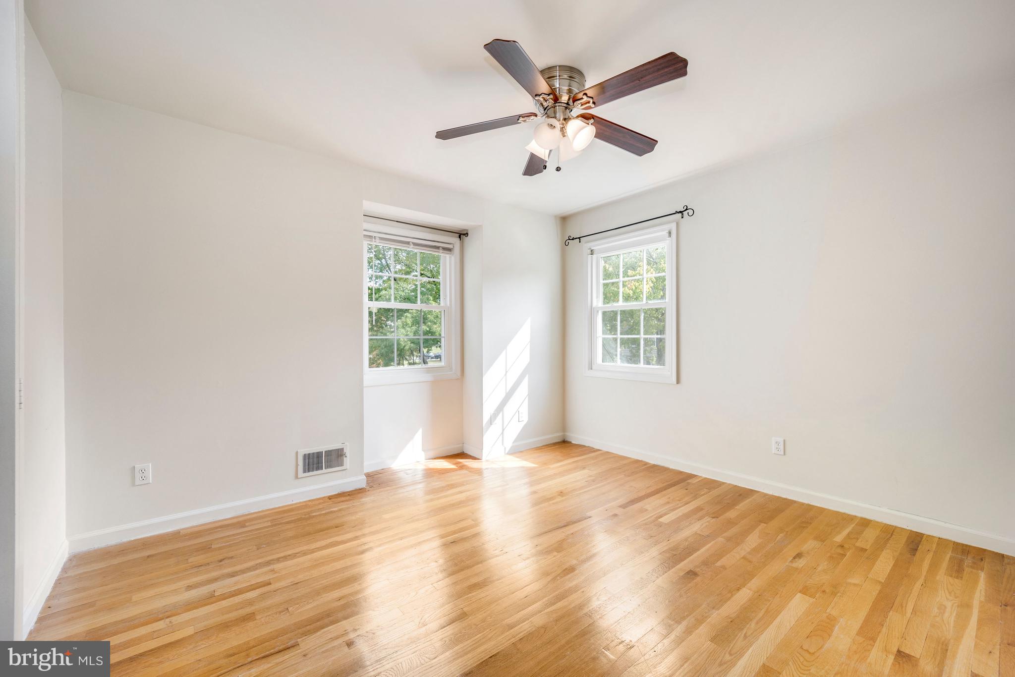 9110 Ivanhoe Road Fort Washington, MD 20744 - Photo 31 of 57 Bdrm 2 - wood floors, large closet, natural light