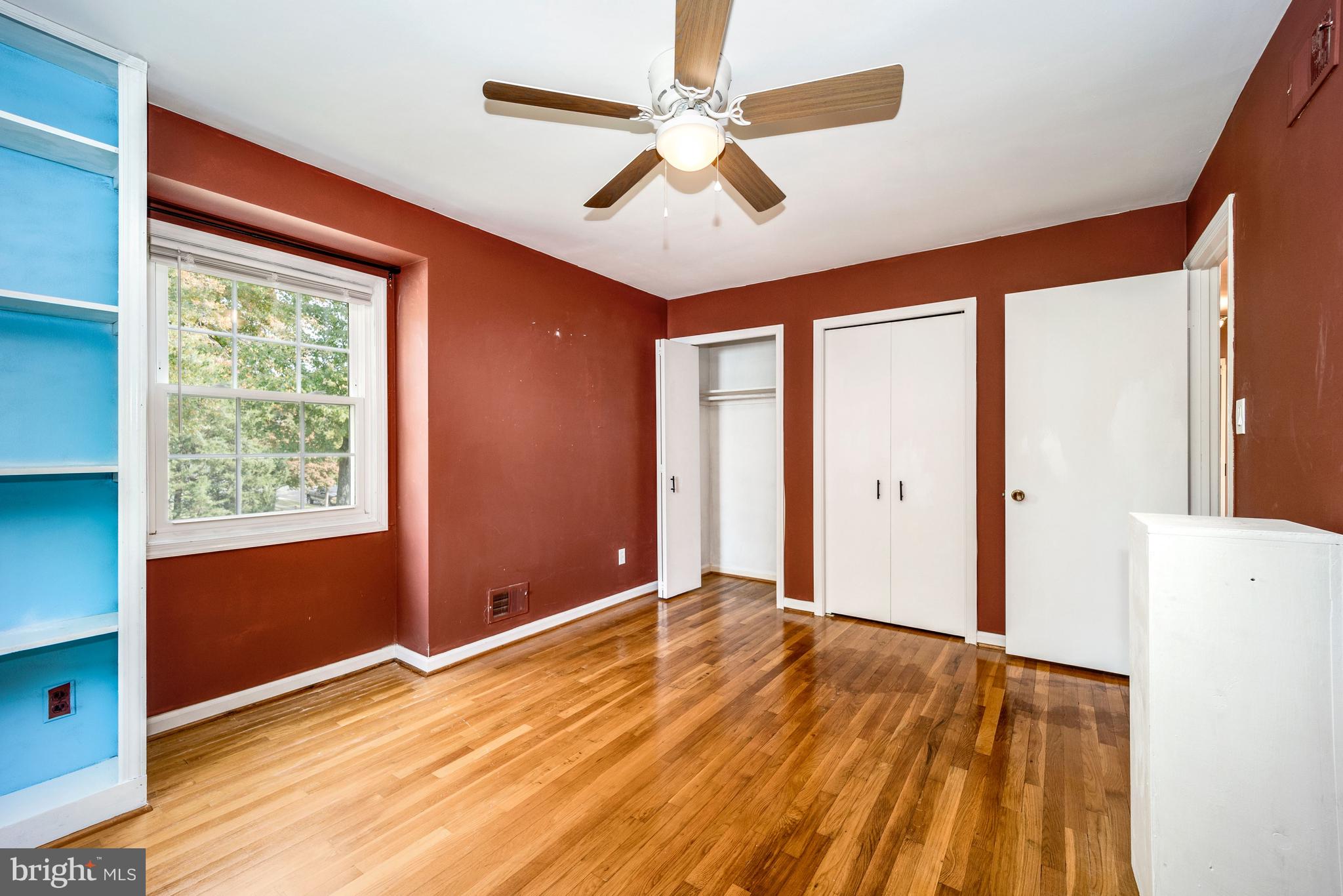 9110 Ivanhoe Road Fort Washington, MD 20744 - Photo 37 of 57 Bdrm 4 - wood flrs, 2 bookshelves, 2 large closets