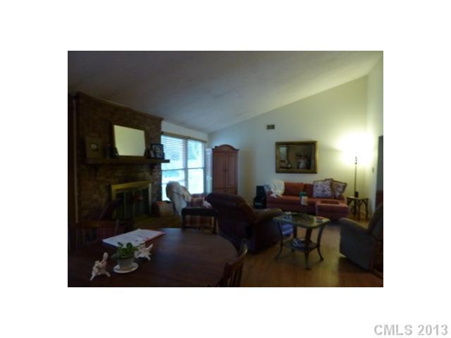 11515 5 Cedars Road Charlotte, NC 28226 - Photo 2 of 16 Gallery Image 2
