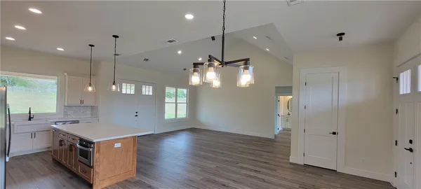 $579,900 | 1439 Lone Star Lane, Franklin, TX 77856