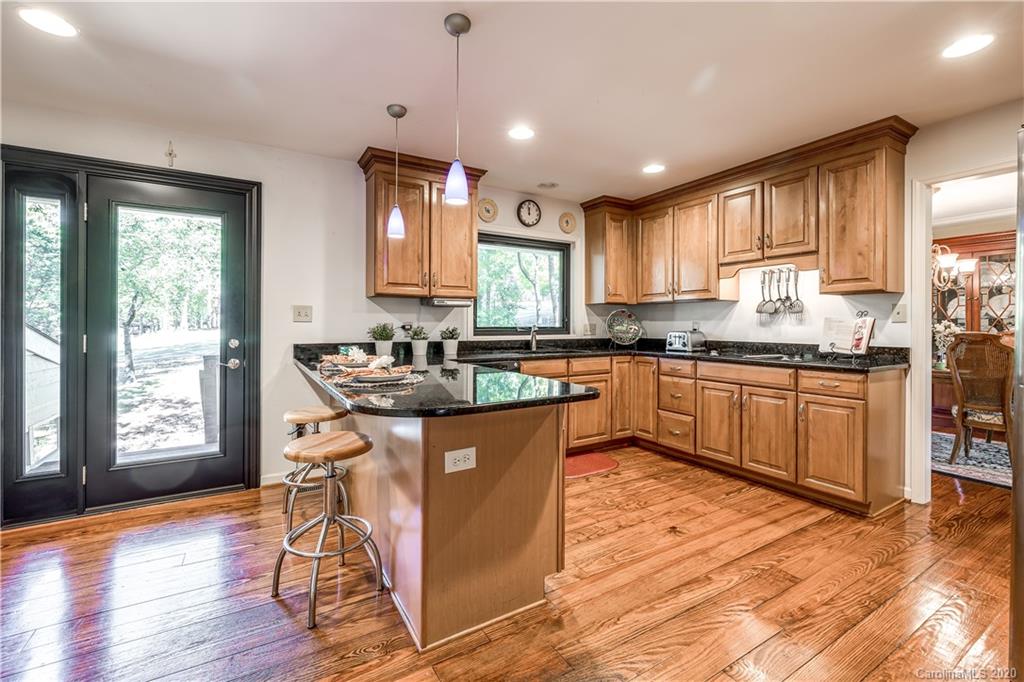 5 Lake Ridge Road Lake Wylie, SC 29710 - Photo 9 of 28 Gallery Image 9
