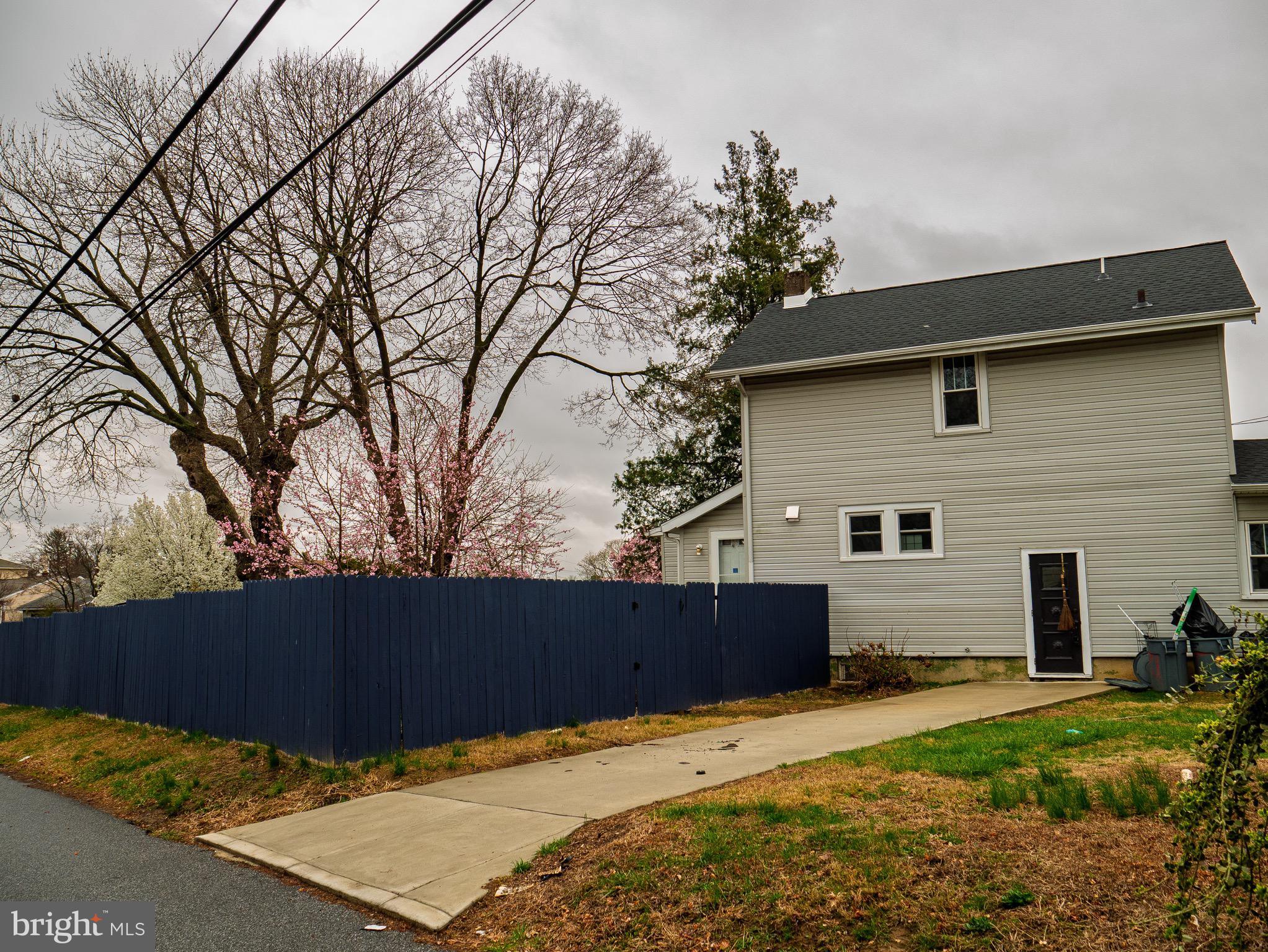 121 West Elbon Road Brookhaven, PA 19015 - Photo 2 of 23 Gallery Image 2