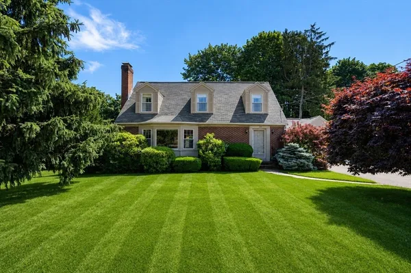 $699,000 | 278 Common Street, Walpole, MA 02081