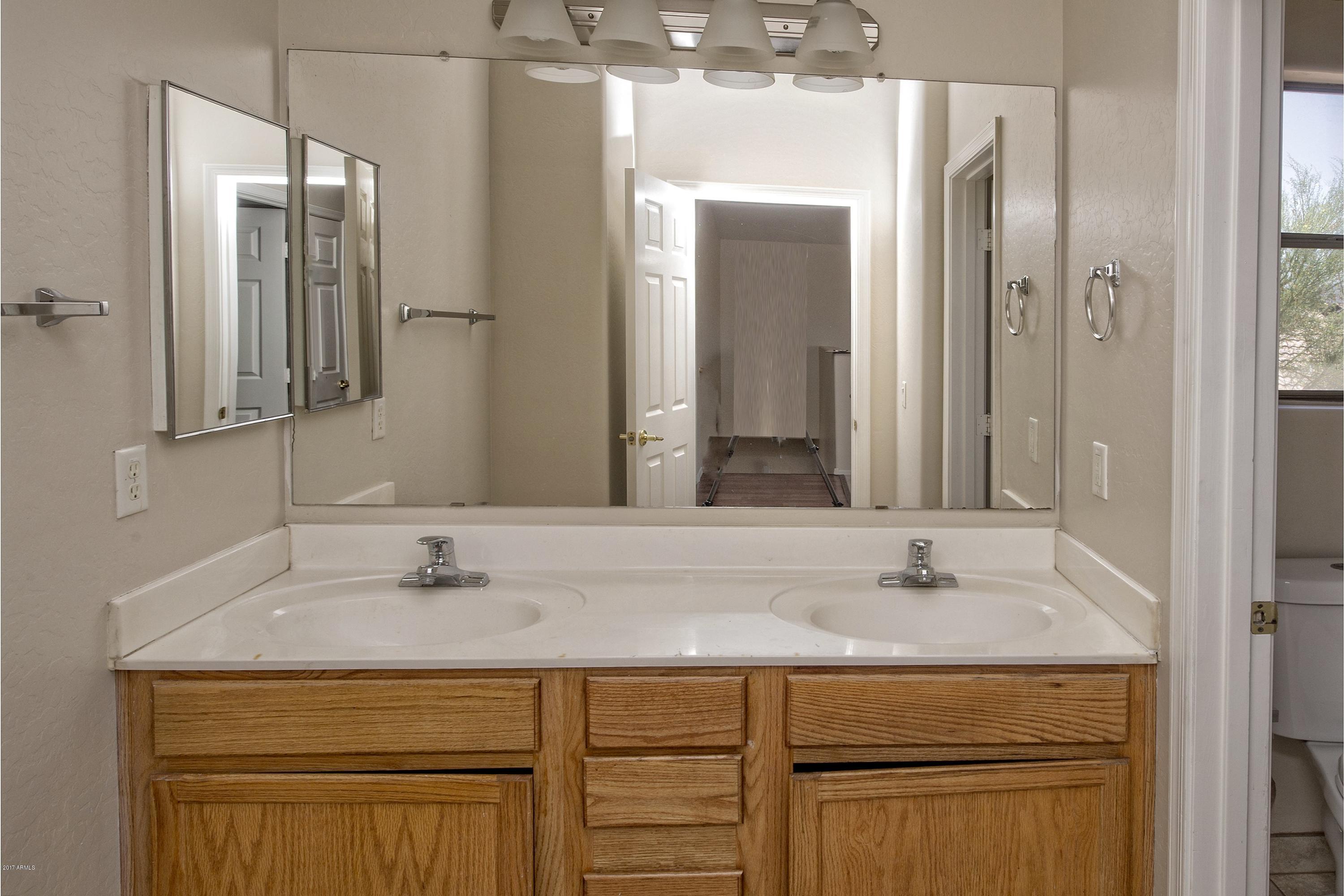 1611 West Fremont Rd. Phoenix, AZ 85041 - Photo 9 of 16 013_Bath 3