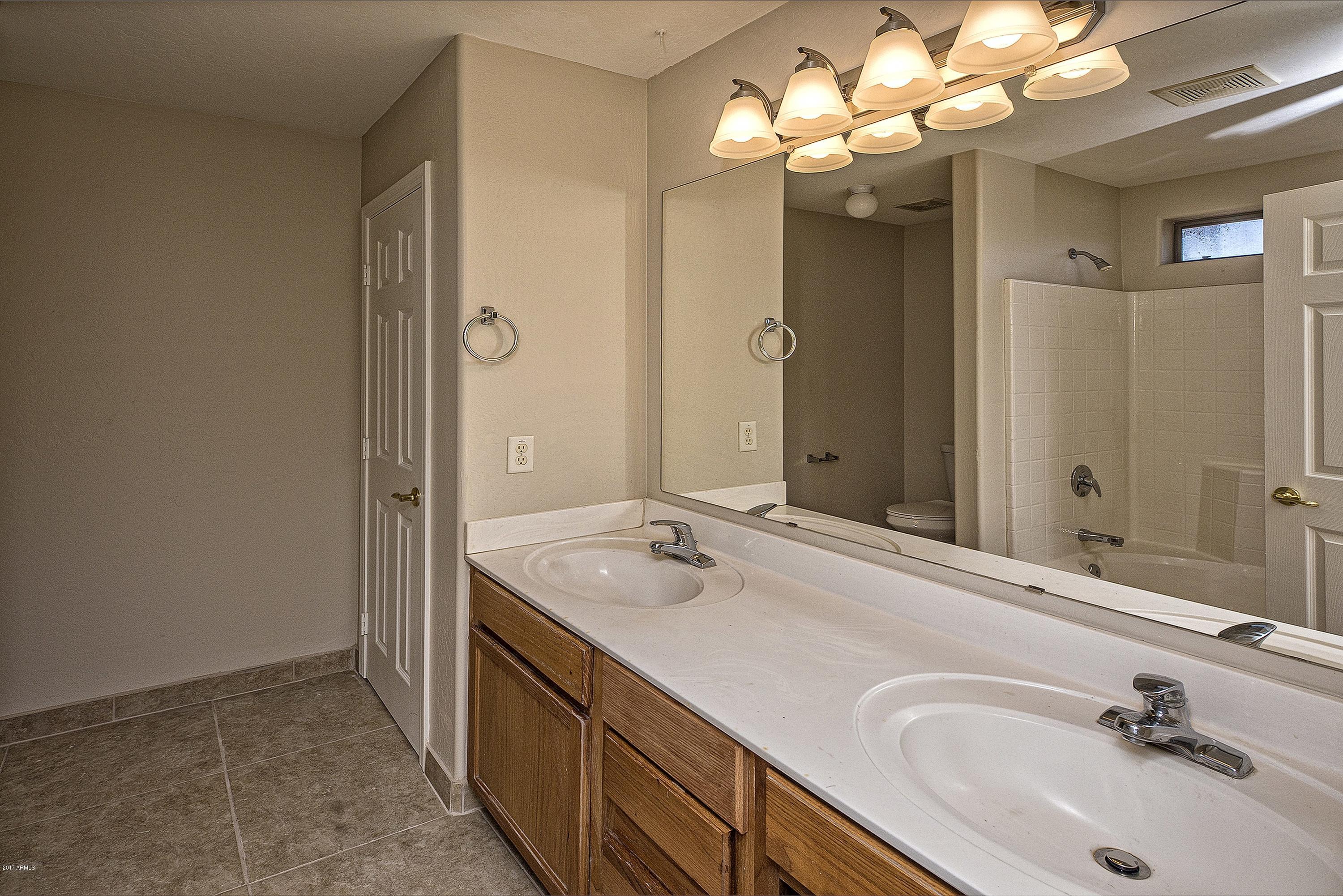 1611 West Fremont Rd. Phoenix, AZ 85041 - Photo 10 of 16 012_Master Bath
